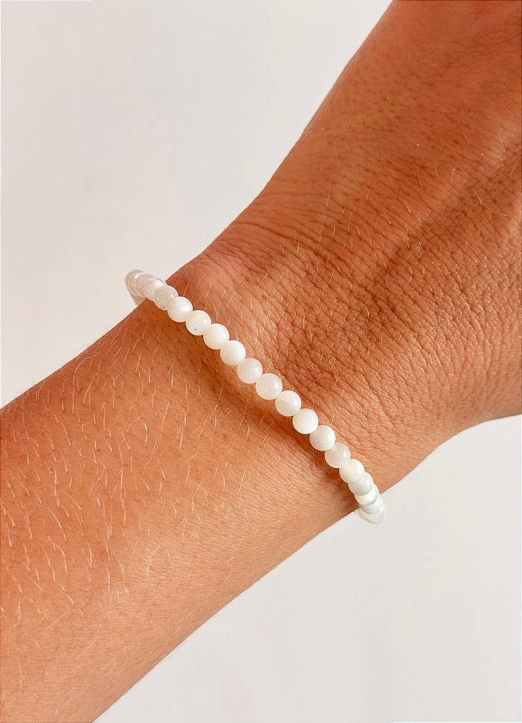 Pulseira de Madre Pérola Redonda 4mm - Amor Incondicional, Riqueza, Beleza, Proteção e Pensamentos de Paz