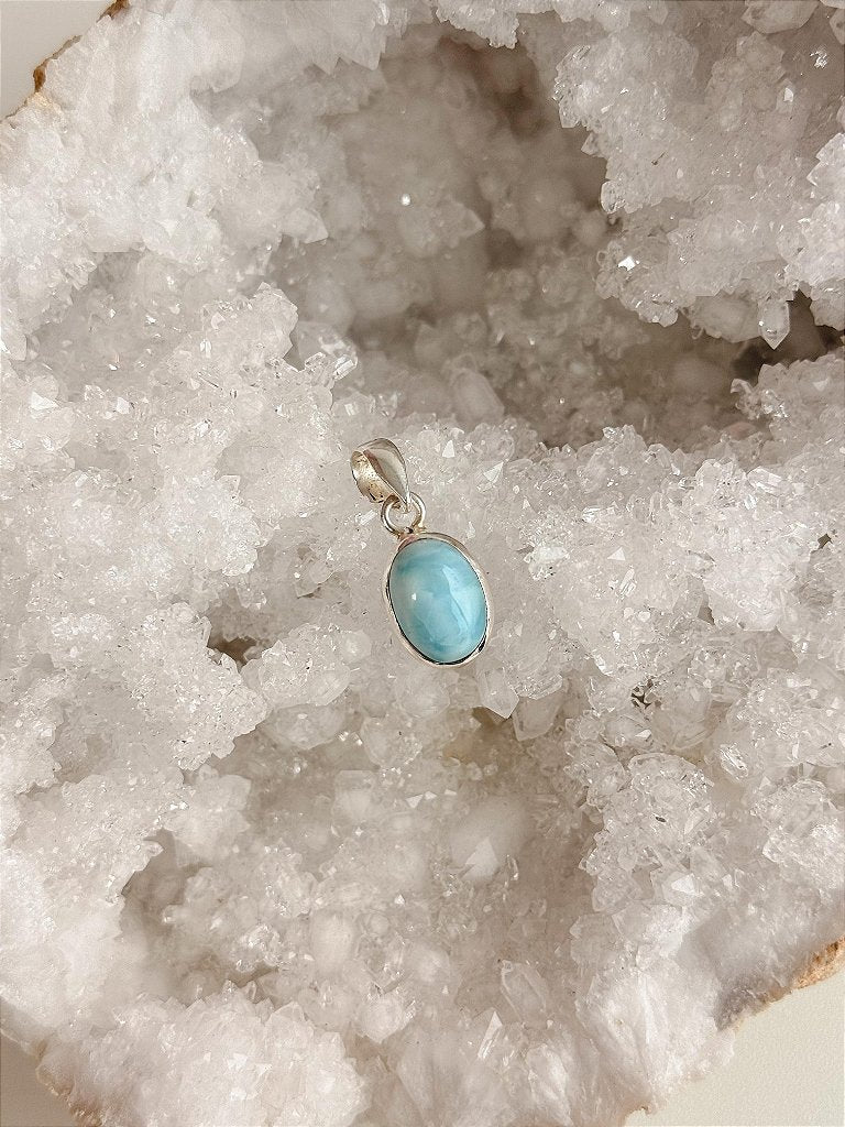 Pingente de Larimar Oval P em Prata 925 - Medos, Culpas, Deixar Fluir, Pessoas Controladoras