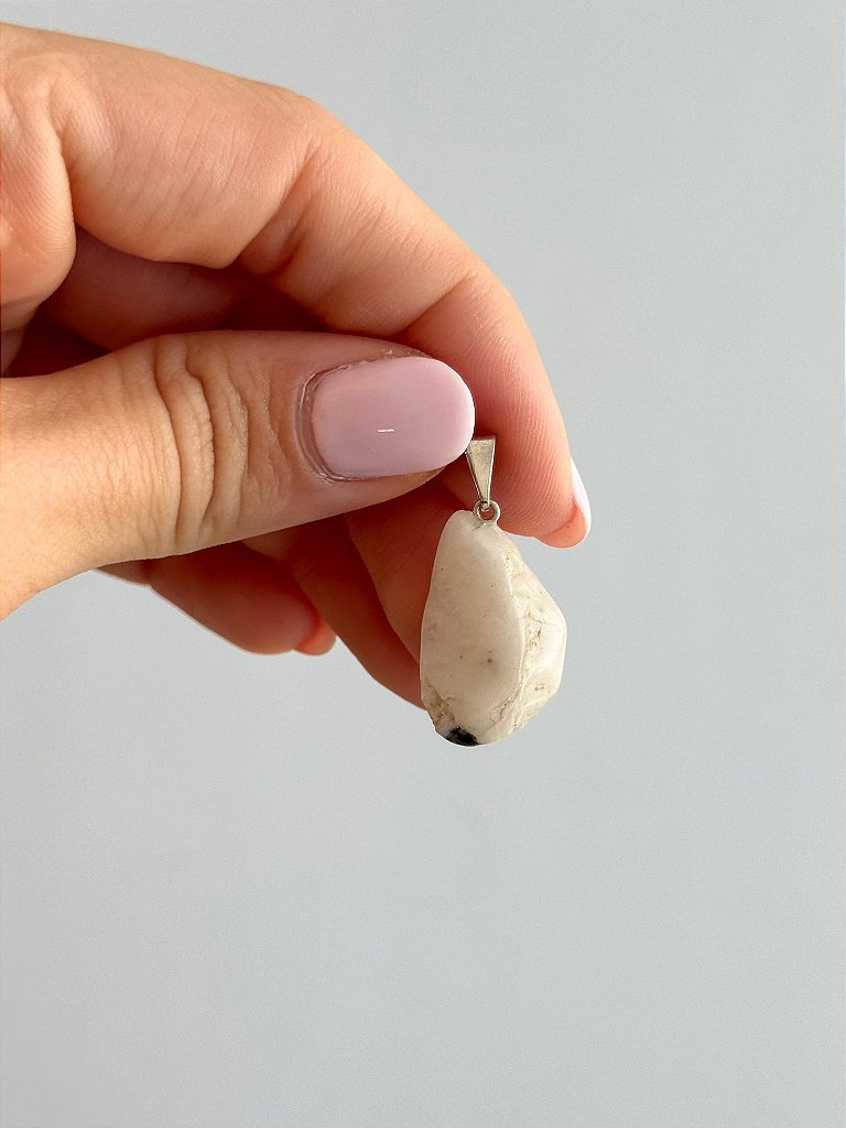 Pingente de Pedra da Lua Rolada - Sensualidade, Energia Feminina, Domínio das Emoções e Fertilidade