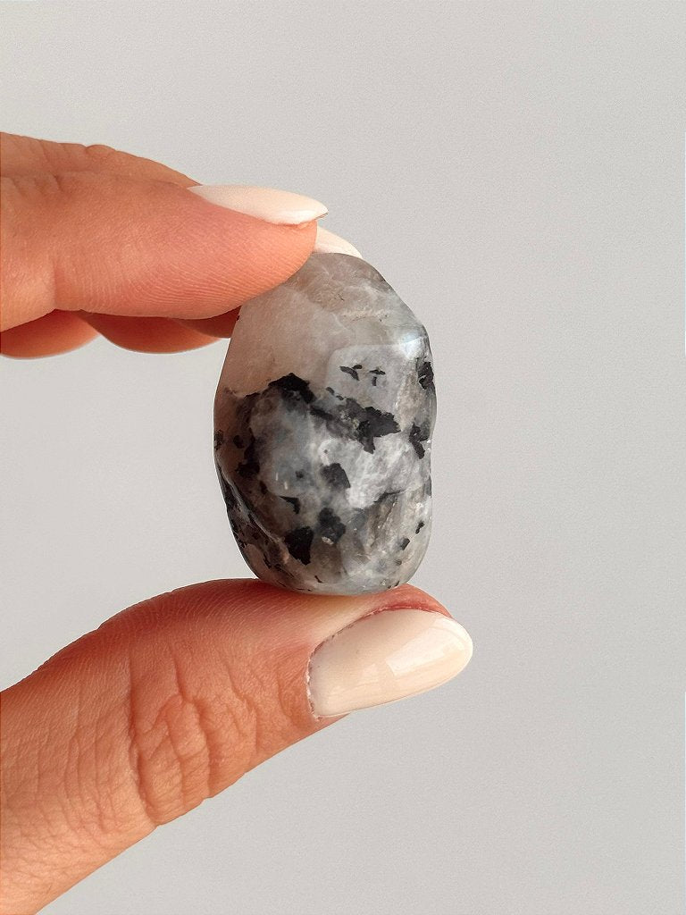Pedra da Lua Rolada - Sensualidade, Energia Feminina, Domínio das Emoções e Fertilidade