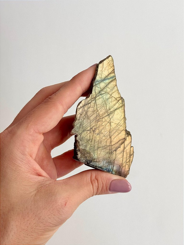 Labradorita Lapidada G - Qualidade Especial - Pedra da Magia; Quem é você; Conexão Espiritual