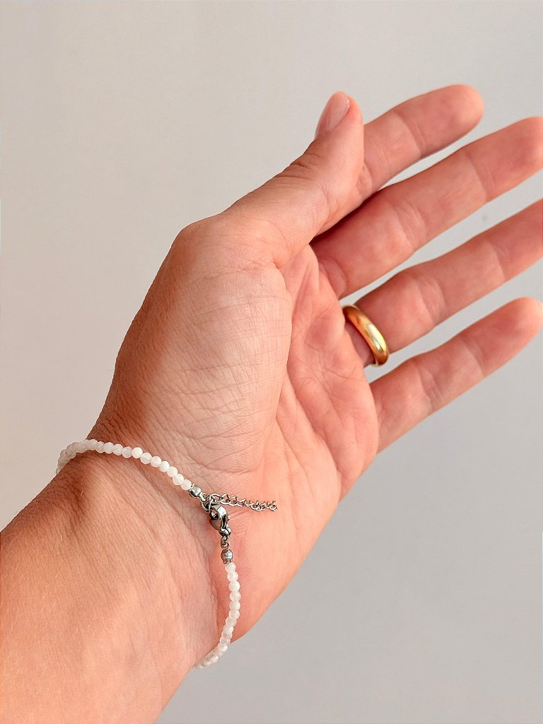 Pulseira de Pedra da Lua 2mm Multifacetada - Sensualidade, Energia Feminina, Domínio das Emoções e Fertilidade