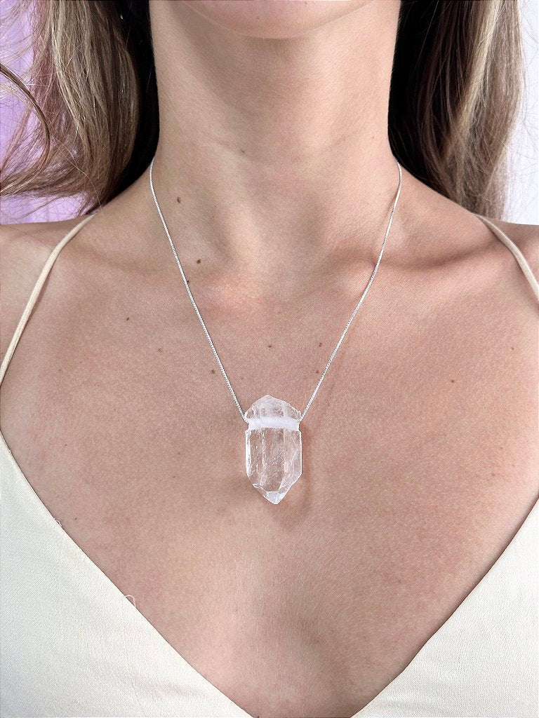 Pingente de Pedra Bruta Ponta de Quartzo Cristal - Intensificador, Iluminação e Purificação