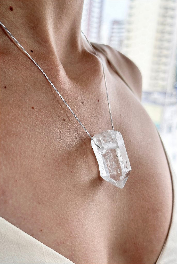 Pingente de Pedra Bruta Ponta de Quartzo Cristal - Intensificador, Iluminação e Purificação