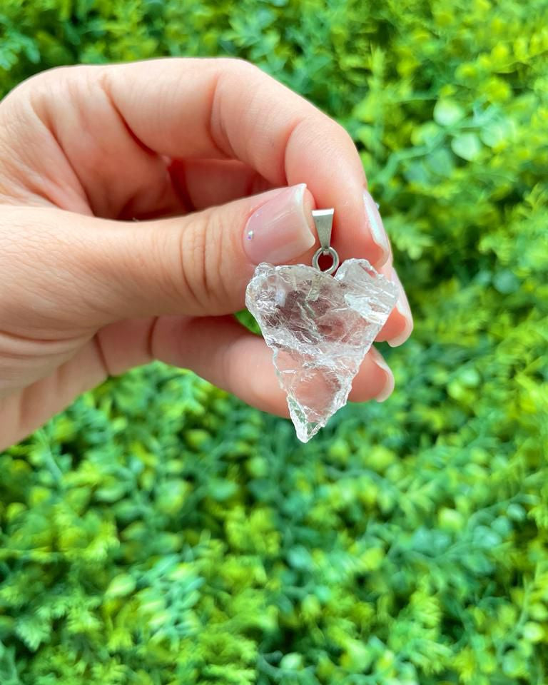 Pingente de Quartzo Cristal Bruto - Intensificador, Iluminação e Energização