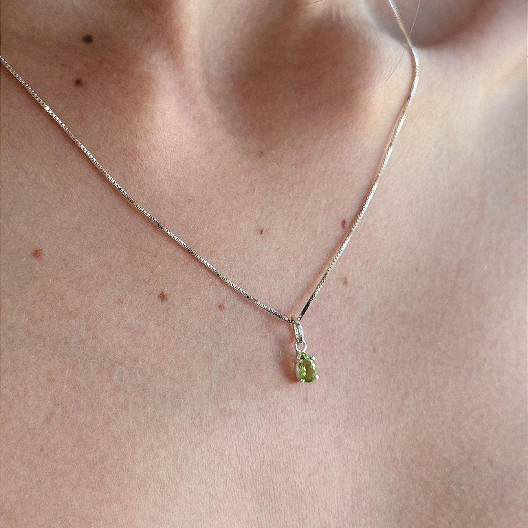 Pingente de Peridoto Lapidado P em Prata 925 - Transformação; Mudanças Drásticas; Destino; Libera Tensões