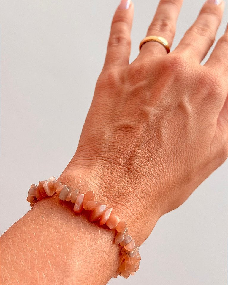 Pulseira de Pedra da Lua de Marrocos - Sagrado Feminino, Sensualidade e Fertilidade