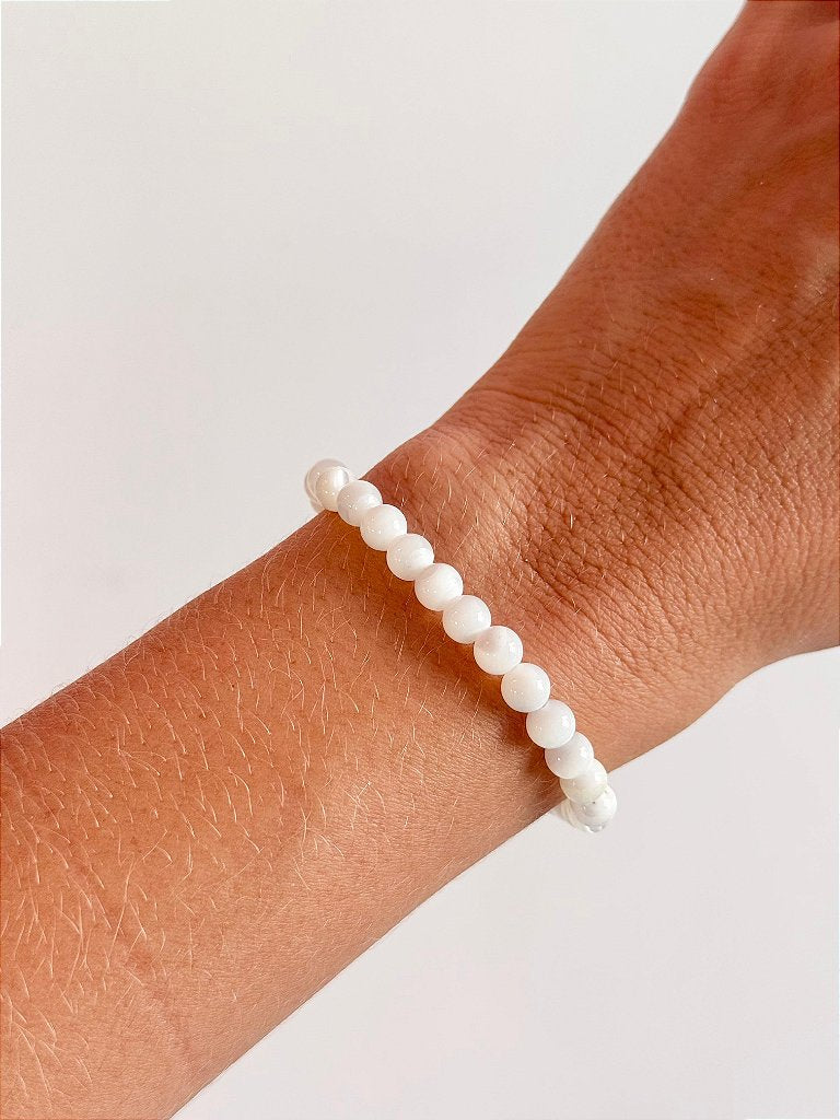 Pulseira de Madre Pérola Redonda 6mm - Amor Incondicional, Riqueza, Beleza, Proteção e Pensamentos de Paz