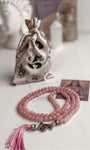 Japamala de Quartzo Rosa 8mm - 108 Contas - Coração de Lakshimi - Gratidão, Amor, Perdão e Doçura