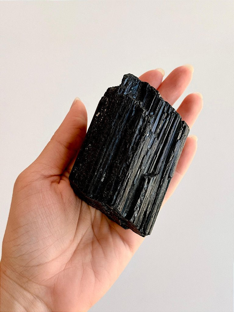 Turmalina Negra de Ambiente M 301 a 500g - Proteção Energética e Espiritual, Inseguranças e Soluções