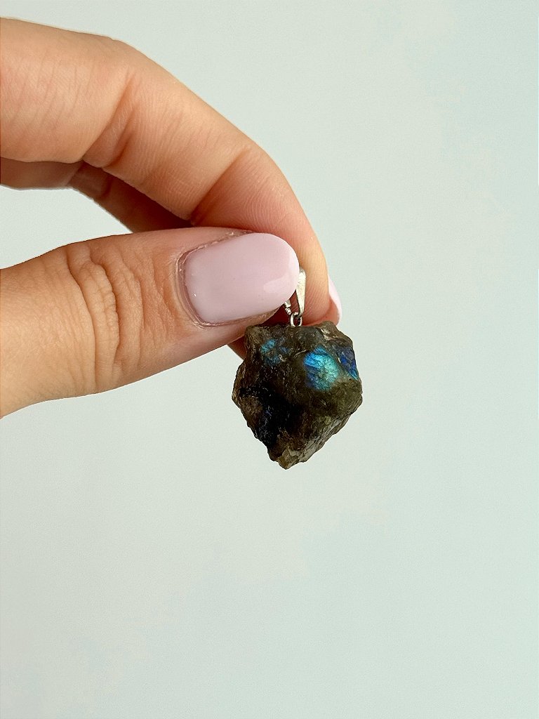 Pingente de Labradorita Bruto - Pedra da Magia; Quem é você; Conexão Espiritual