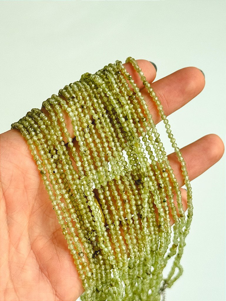 Colar de Peridoto 2mm Multifacetado - Transformação; Mudanças Drásticas; Destino; Libera Tensões