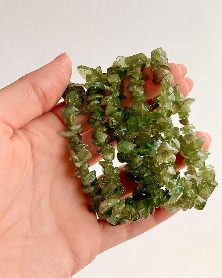Pulseira de Cianita Verde - Cura Profunda, Sabedoria Interior e Conexão Divina
