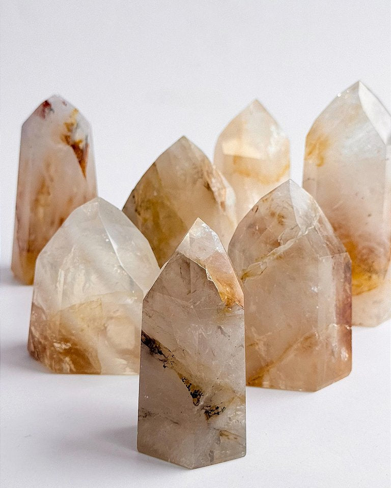 Ponta de Quartzo Hematoide Amarelo - Escudo de Luz; Vitalidade; Dúvidas e Inseguranças; Ancoramento