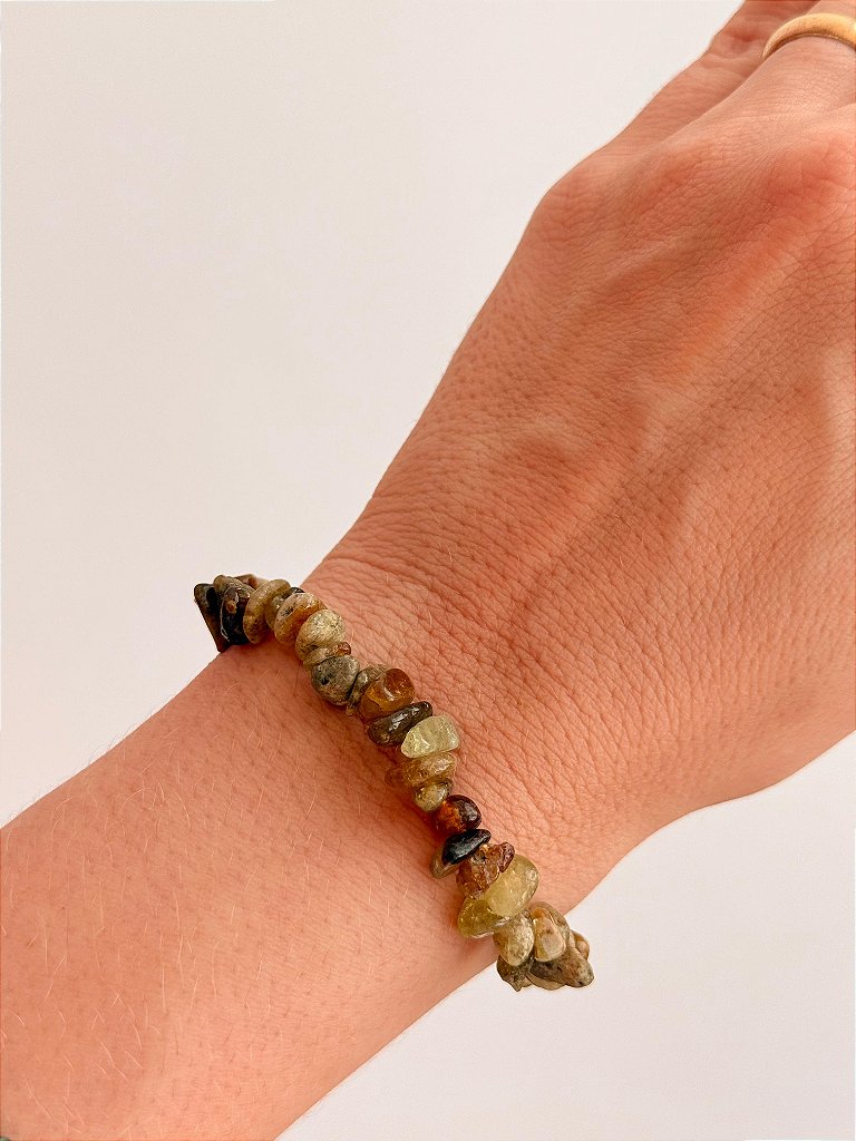 Pulseira de Granada Verde – Crescimento, Prosperidade e Cura do Coração