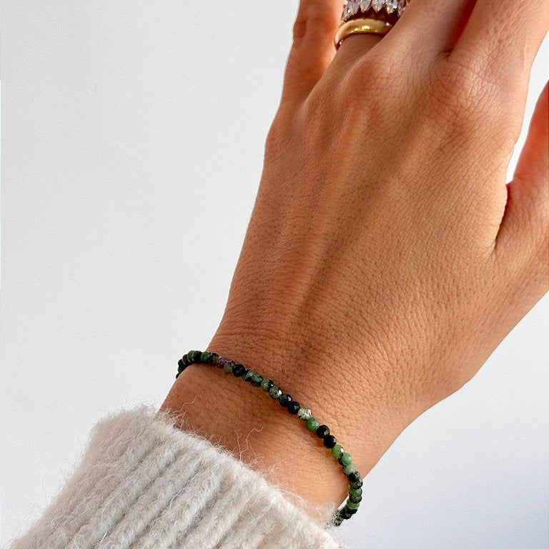 Pulseira de Zoisita com Rubi 3mm Multifacetada - Paixão pela Vida; Sucesso; Decisões