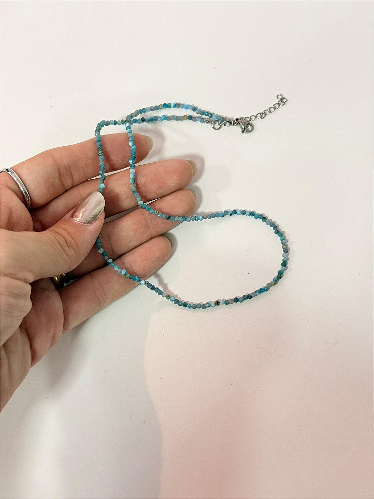 Colar de Apatita 2mm Multifacetado - Melhora Timidez, Irritabilidade e Exaustão Emocional; Auxilia com Hiperatividade e