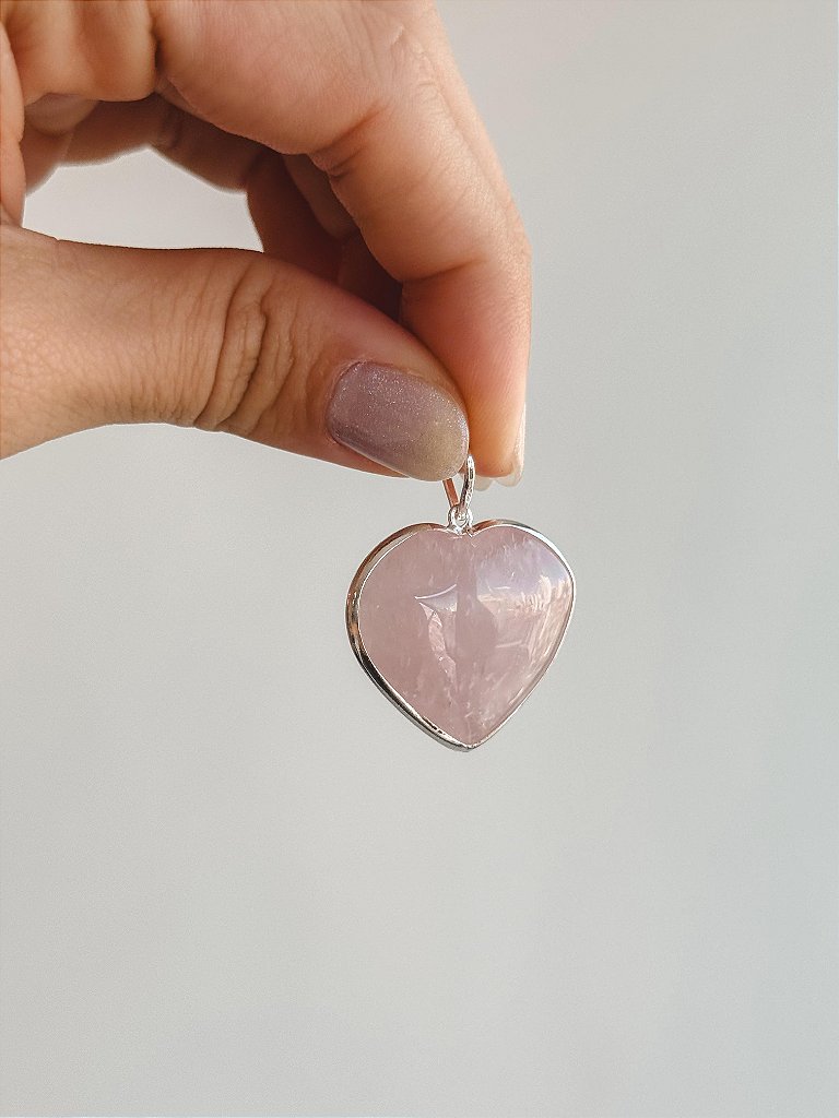 Pingente Coração de Quartzo Rosa em Prata 925 - Amor; Autoestima; Relacionamentos
