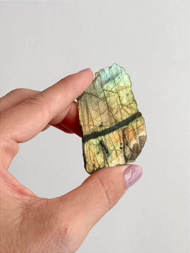 Labradorita Lapidada - Qualidade Especial - Pedra da Magia; Quem é você; Conexão Espiritual