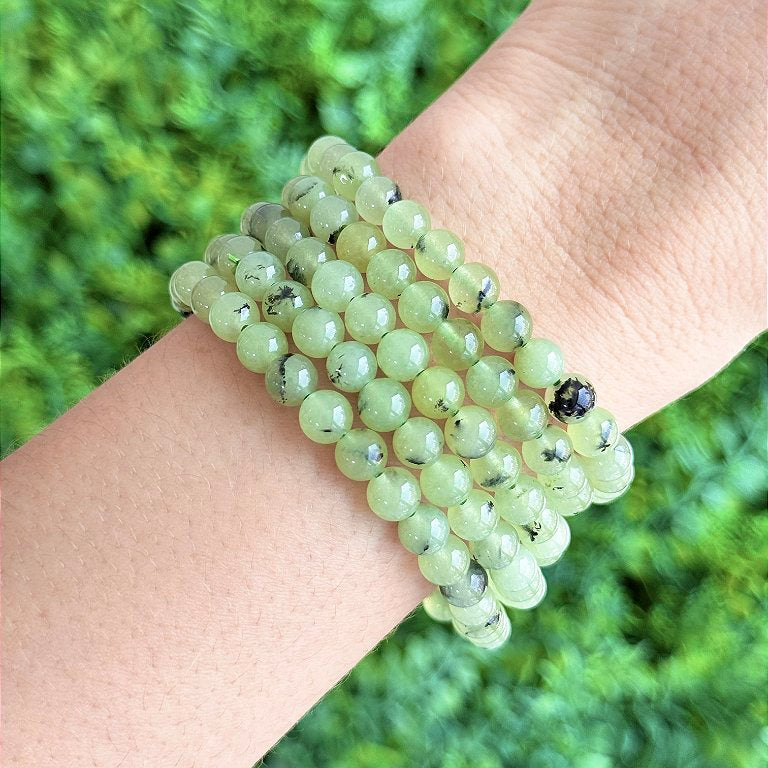 Pulseira de Prehnita 6mm - Ouvir o Coração, Desapego, Fobias, Sinceridade e Atitude