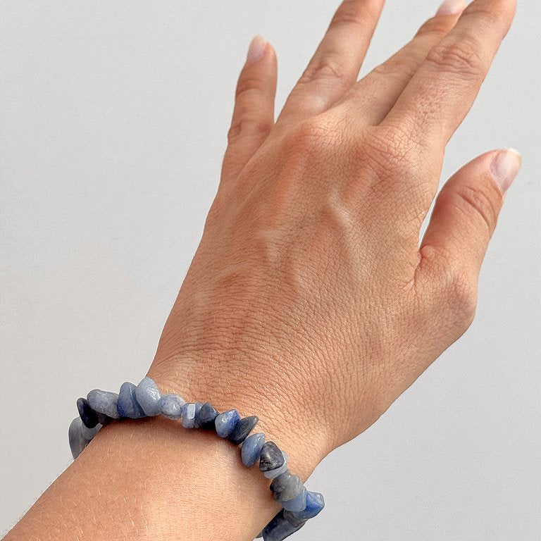Pulseira de Quartzo Azul - Paciência, Comunicação, Medos, Sabedoria e Compreensão