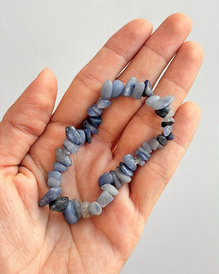 Pulseira de Quartzo Azul - Paciência, Comunicação, Medos, Sabedoria e Compreensão