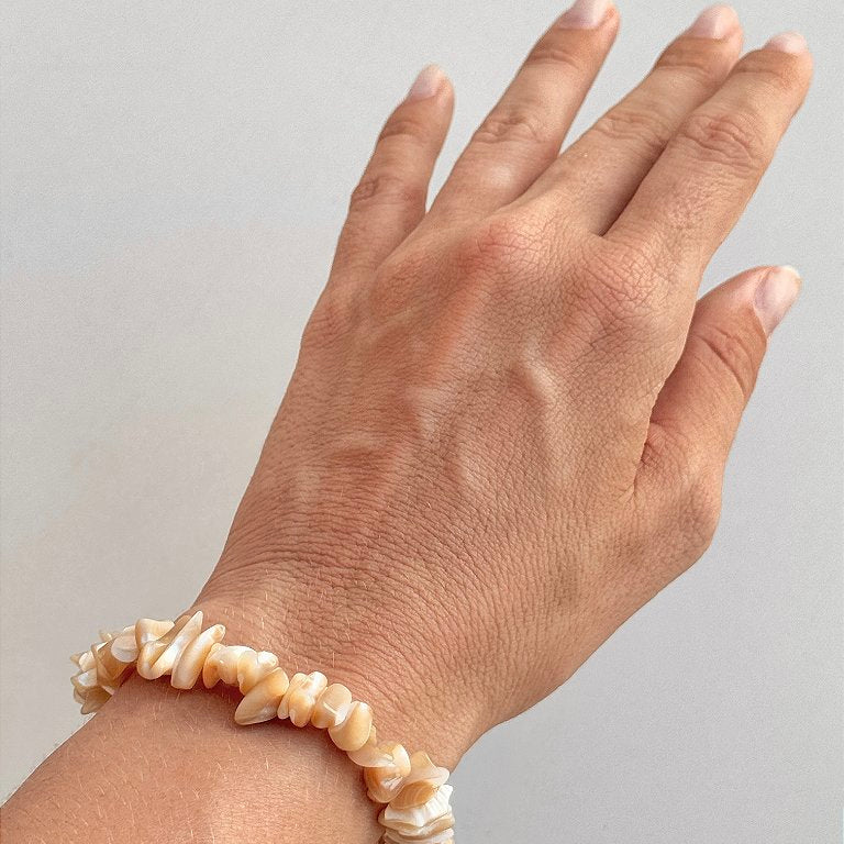 Pulseira de Madre Pérola Bege - Amor Incondicional, Riqueza, Beleza, Proteção e Pensamentos de Paz