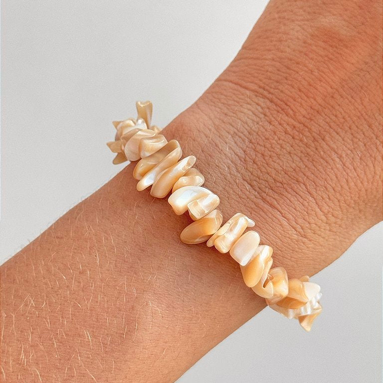 Pulseira de Madre Pérola Bege - Amor Incondicional, Riqueza, Beleza, Proteção e Pensamentos de Paz