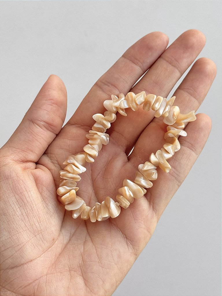 Pulseira de Madre Pérola Bege - Amor Incondicional, Riqueza, Beleza, Proteção e Pensamentos de Paz