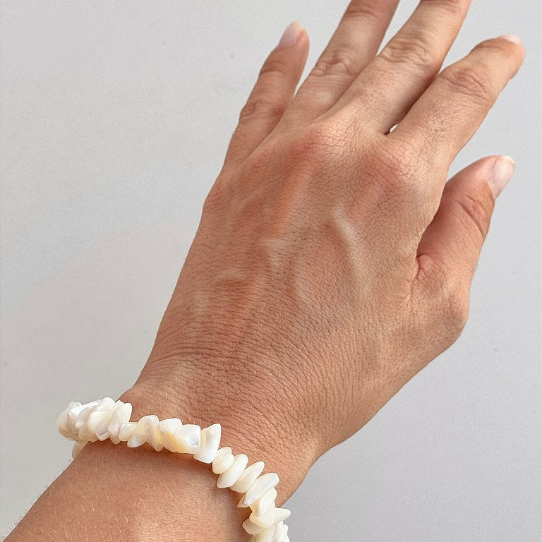 Pulseira de Madre Pérola Branca - Amor Incondicional, Riqueza, Beleza, Proteção e Pensamentos de Paz