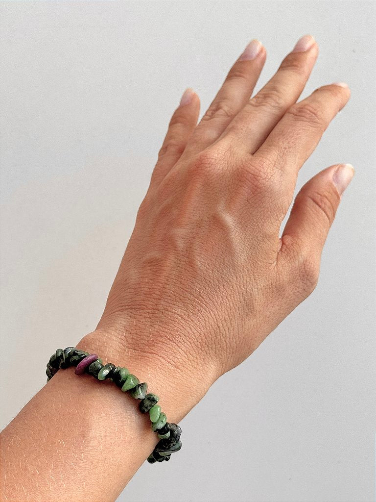 Pulseira de Zoisita com Rubi - Paixão pela Vida, Sucesso, Sabedoria para Decisões e Saúde