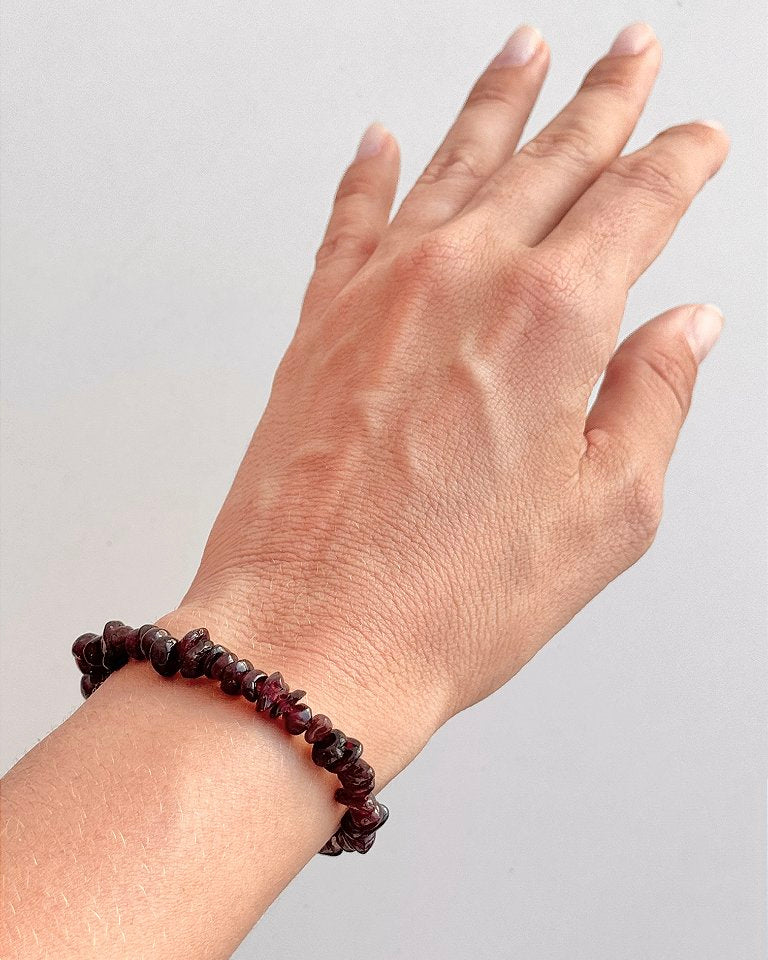Pulseira de Granada - Sexualidade, Paixão e Poder Pessoal; Confiança, Determinação e Ousadia