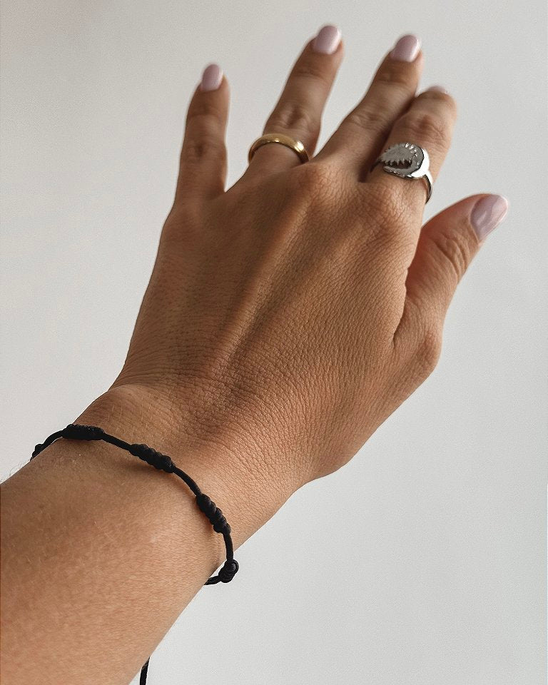 Pulseira Kabbalah dos 7 Nós Preta - Amuleto de Força, Firmeza e Proteção
