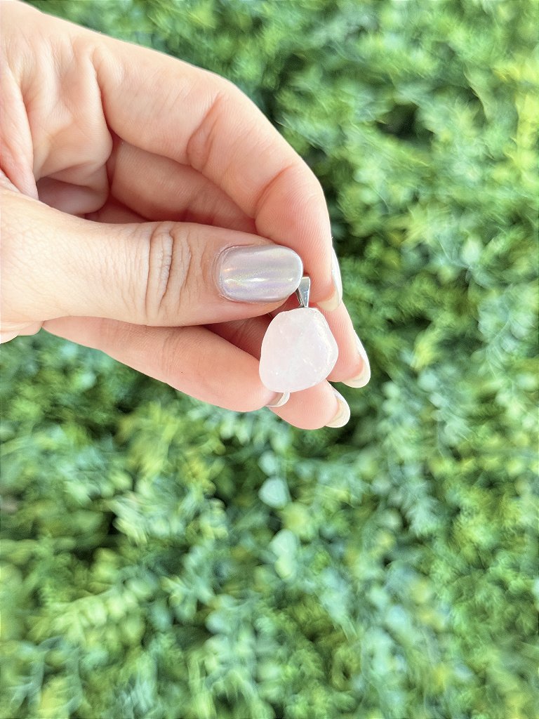 Pingente de Quartzo Rosa Rolado - Amor, Autoestima e Relacionamentos