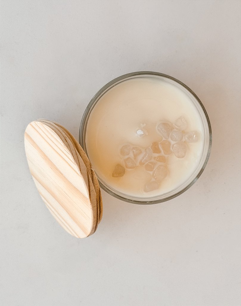 Vela Aromática Autocuidado - Aroma Leve de Cravo e Canela; Com Quartzo Rosa