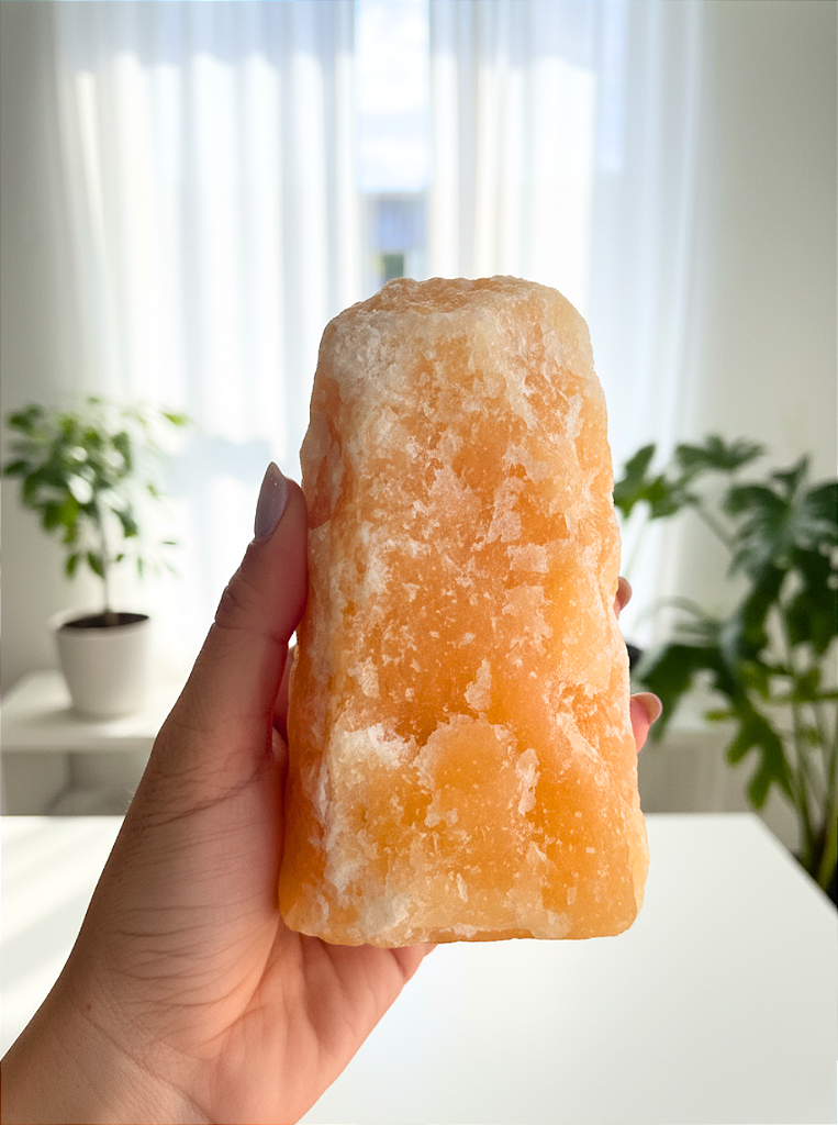 Combo Casa Próspera - Base Serrada de Calcita Amarela e de Olho de Tigre; Pirita de Ambiente