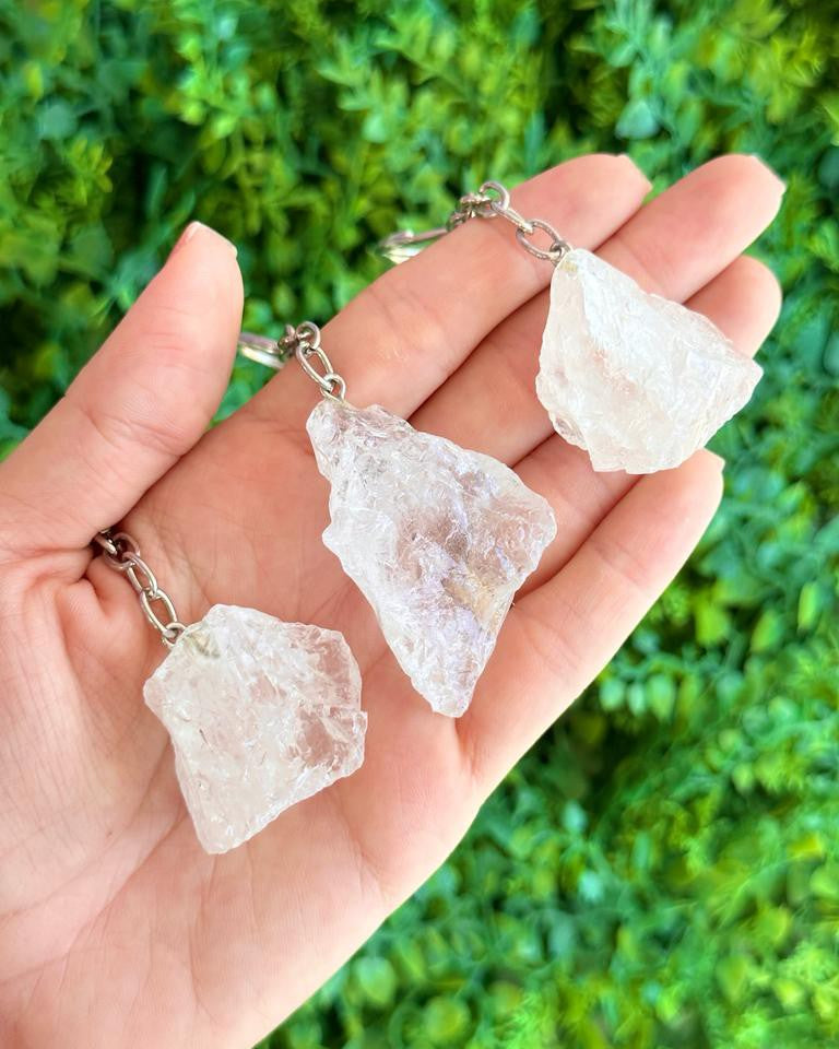 Chaveiro de Quartzo Cristal Bruto - Purificação, Energização e Intensificador