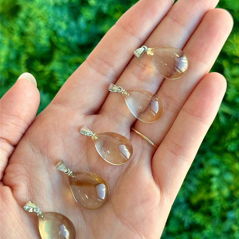 Pingente de Citrino Natural em Gota Prateado - Autoestima, Alegria e Prosperidade