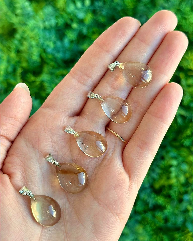Pingente de Citrino Natural em Gota Prateado - Autoestima, Alegria e Prosperidade