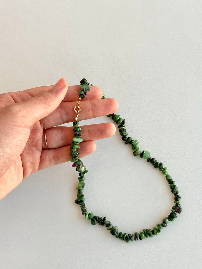 Colar de Zoisita com Rubi - Dourado - Paixão pela Vida; Sucesso; Decisões