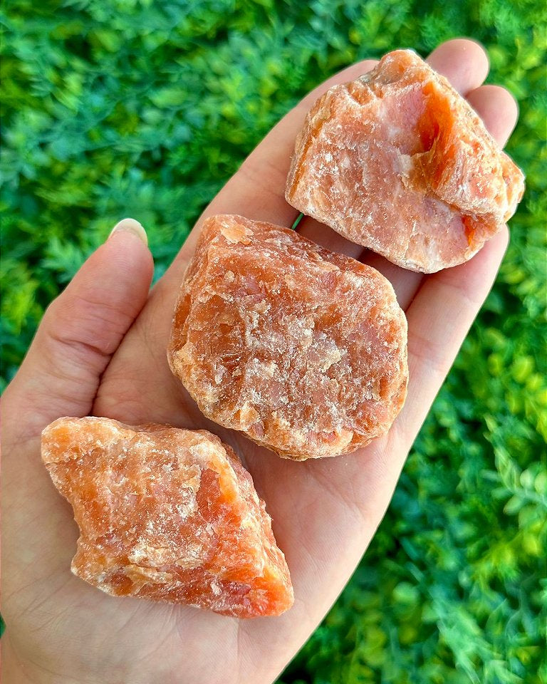 Calcita Laranja Bruta G - Pedra da Alegria, Vitalidade, Expressão