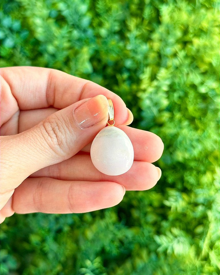 Pingente de Calcita Mangano Rolado - Dourado - Cura de Traumas de Infância, Libertação do Passado e Acolhimento