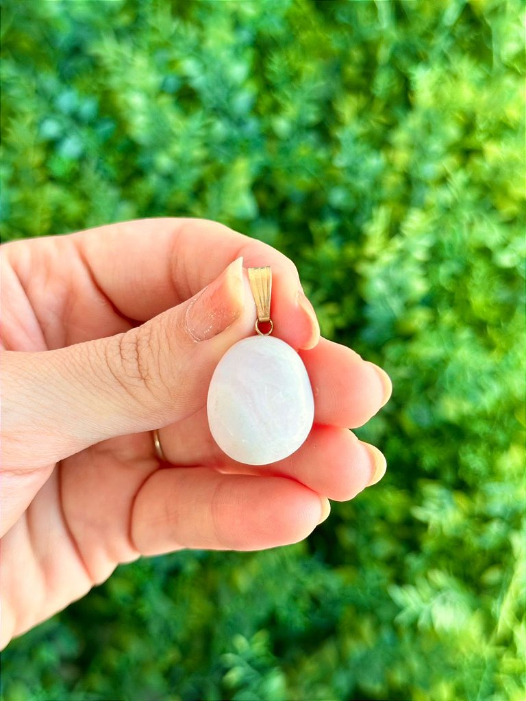 Pingente de Calcita Mangano Rolado - Dourado - Cura de Traumas de Infância, Libertação do Passado e Acolhimento