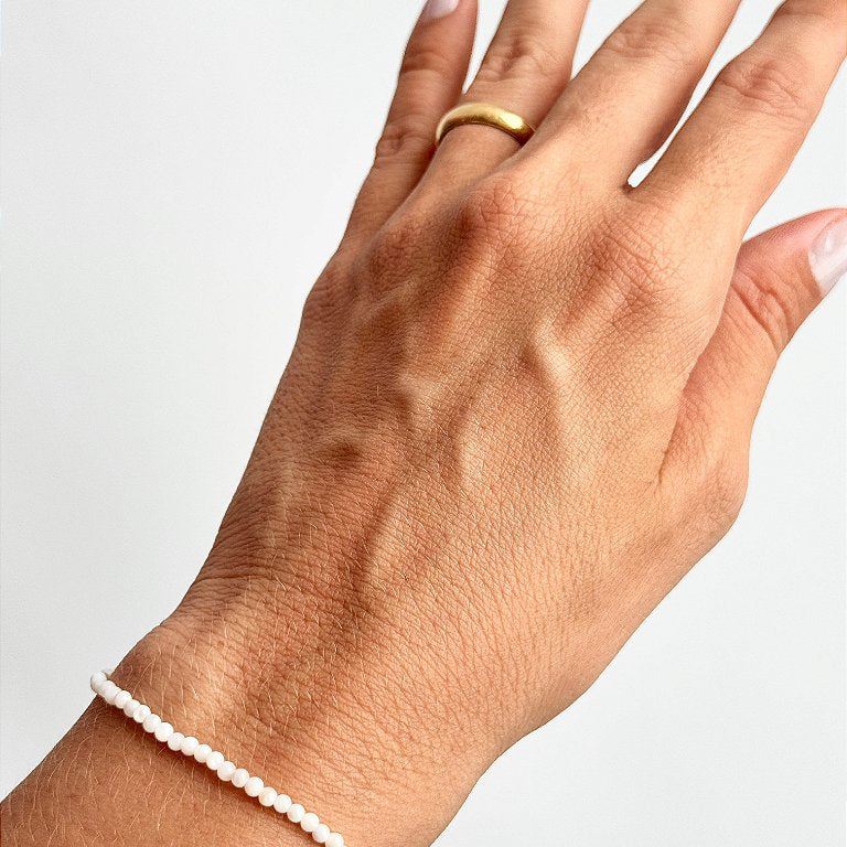 Pulseira de Madrepérola Redonda 2mm - Amor Universal, Proteção e Riqueza