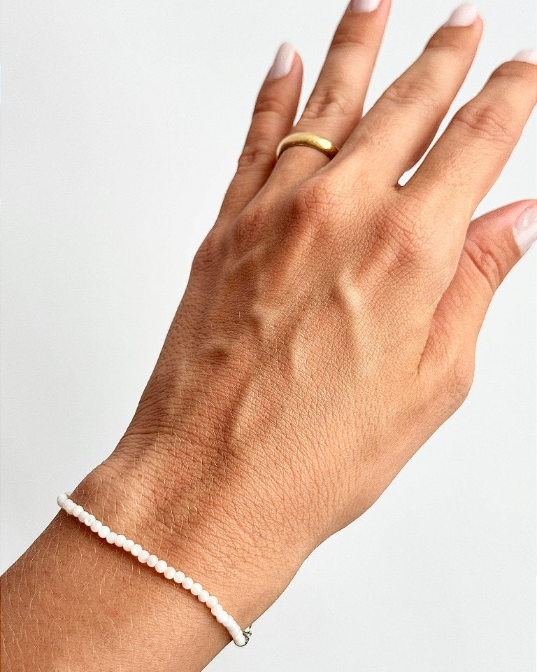 Pulseira de Madrepérola Redonda 2mm - Amor Universal, Proteção e Riqueza