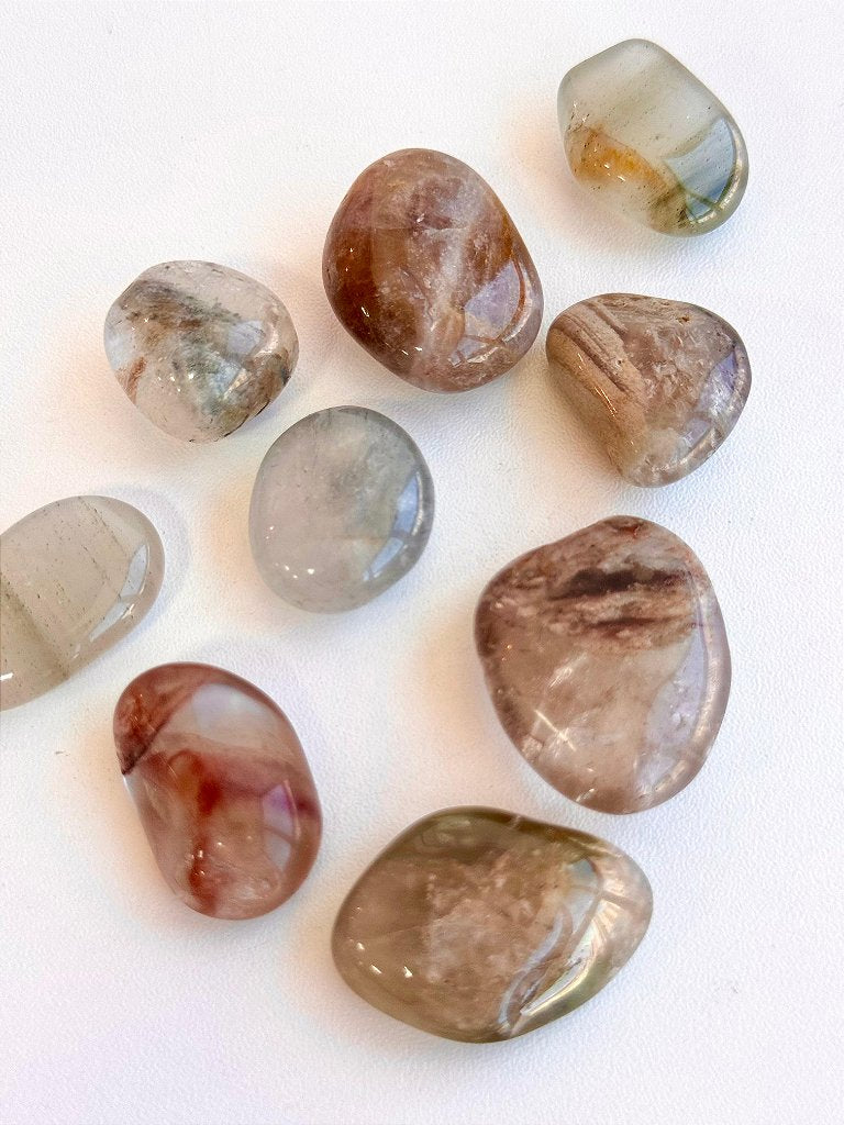Quartzo Anfibólio Rolado - Cristal RARO - Expansão da Alma; Conexão e Cuidado Espiritual