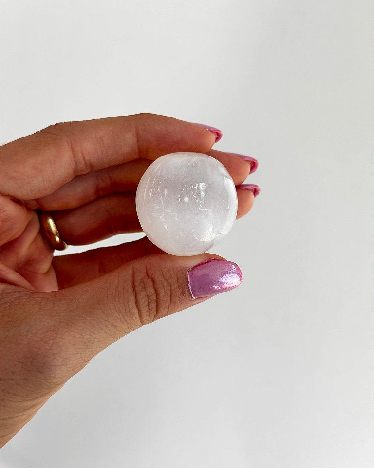 Esfera de Selenita Mini - Limpeza Energética; Paz de Espírito; Cansaço Mental e Dores