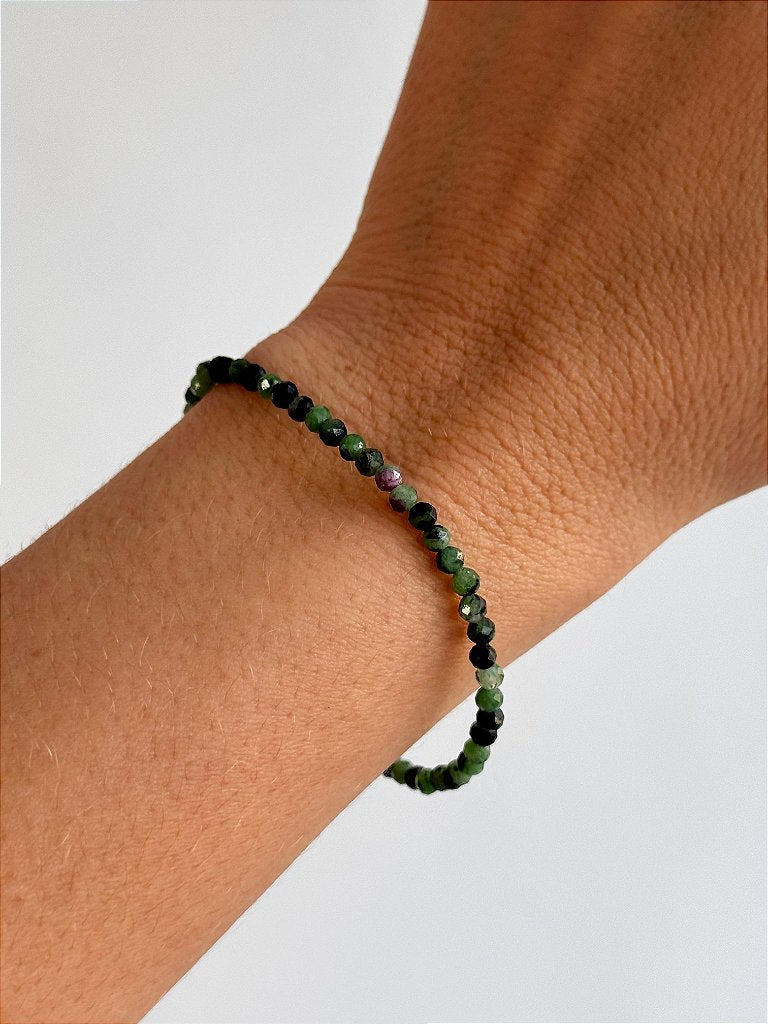 Pulseira Multifacetada 3mm de Zoisita com Rubi - Paixão pela Vida; Sucesso; Decisões