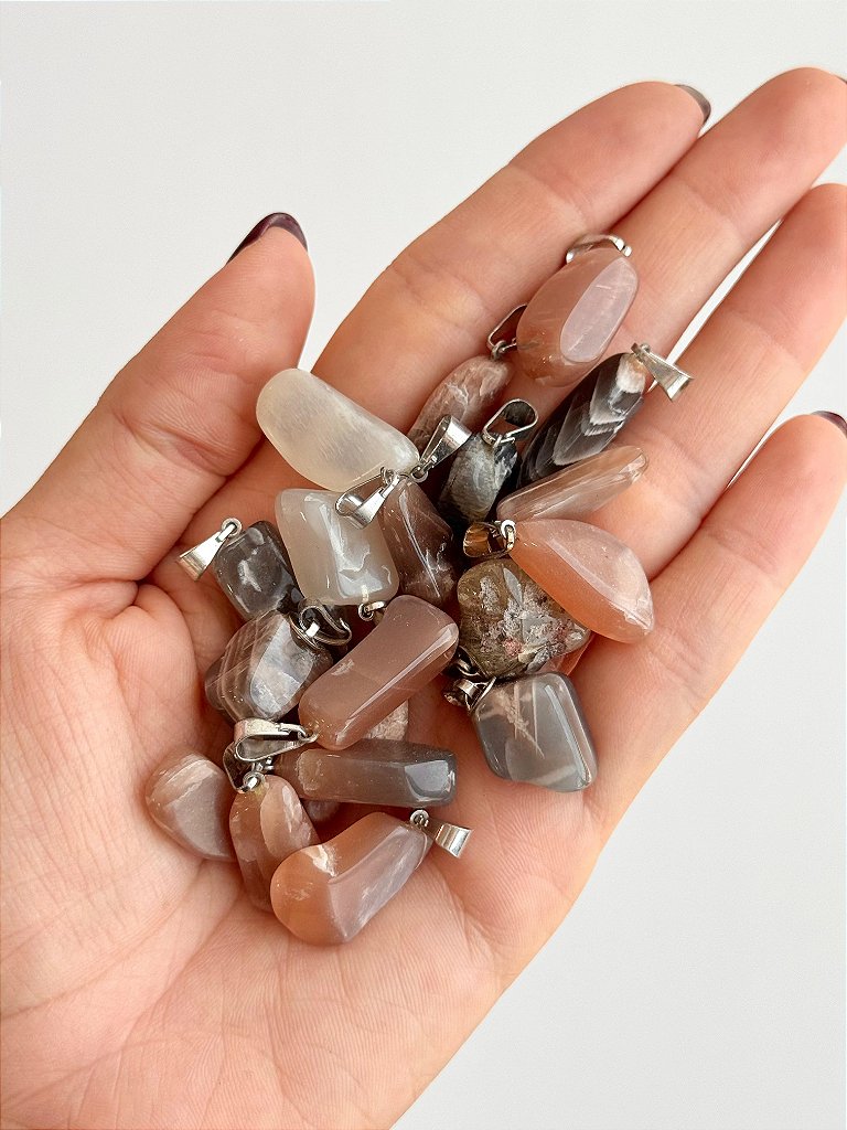 Pingente de Pedra da Lua de Marrocos Rolado -  Sensualidade, Energia Feminina, Domínio das Emoções e Fertilidade
