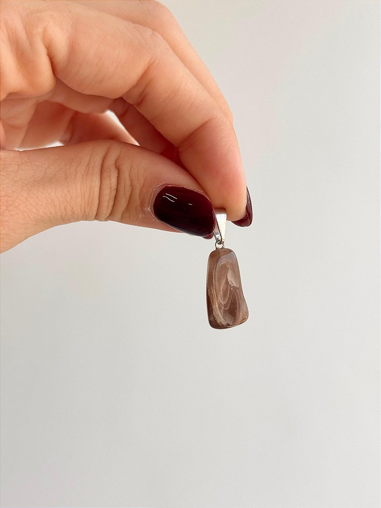 Pingente de Pedra da Lua de Marrocos Rolado -  Sensualidade, Energia Feminina, Domínio das Emoções e Fertilidade